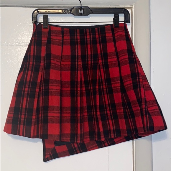 Kate spade ♠️ Saturday red and black kilt. - Picture 2 of 4
